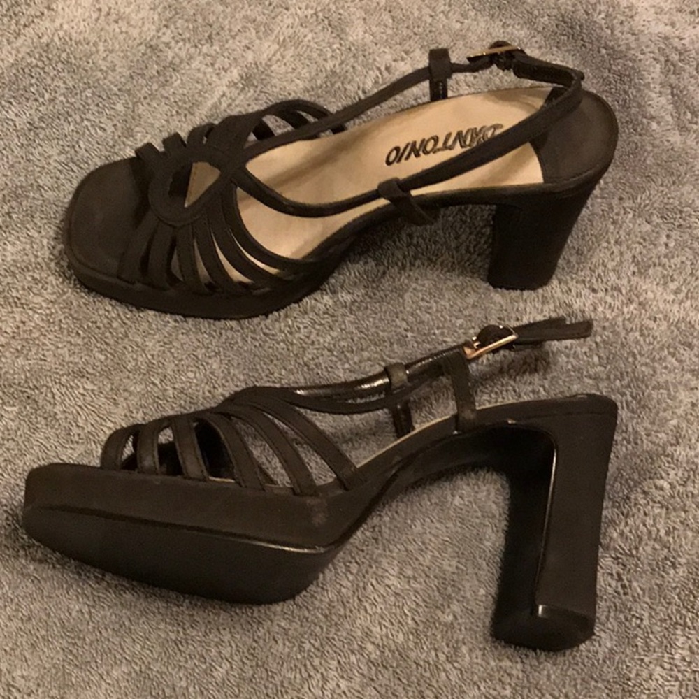 Platform shoes with the ankle strap